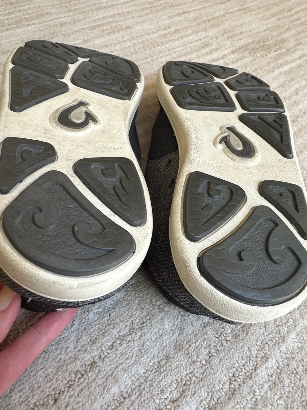 EUC OLUKAI Nohea Moku Shoe Boat No Tie Shoe Dark Shadow Gray Size 10